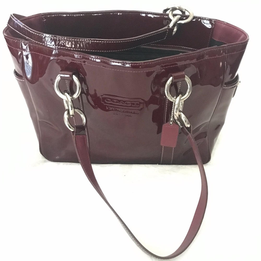 Coach - shoulder bag. Patent leather red